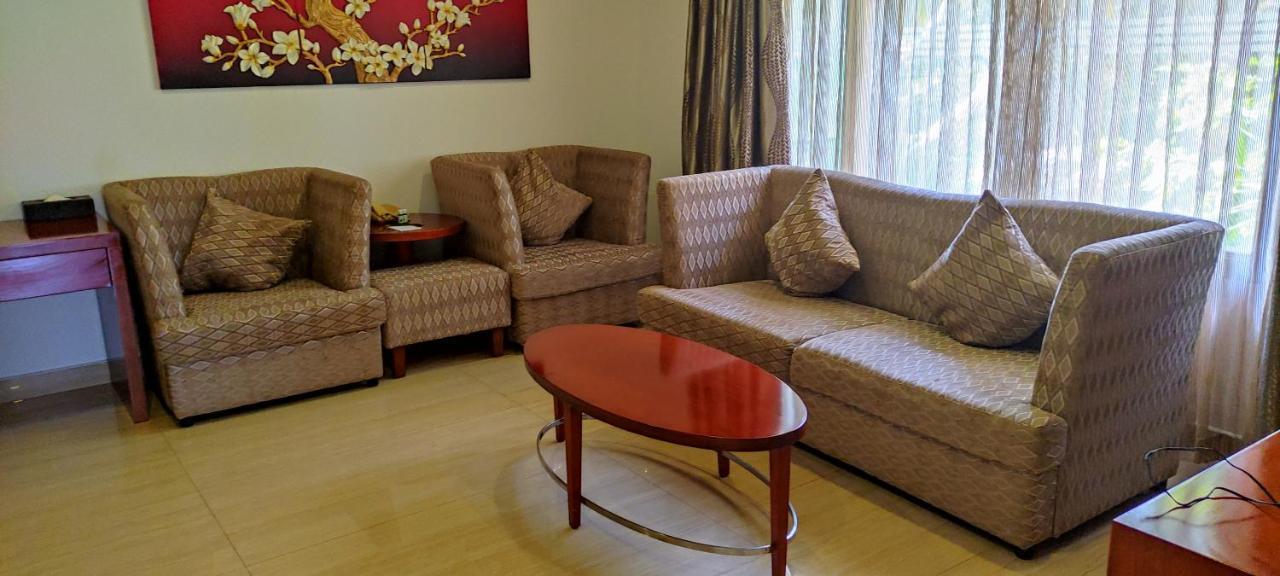 Lake Palace Trivandrum Vettutura Екстериор снимка