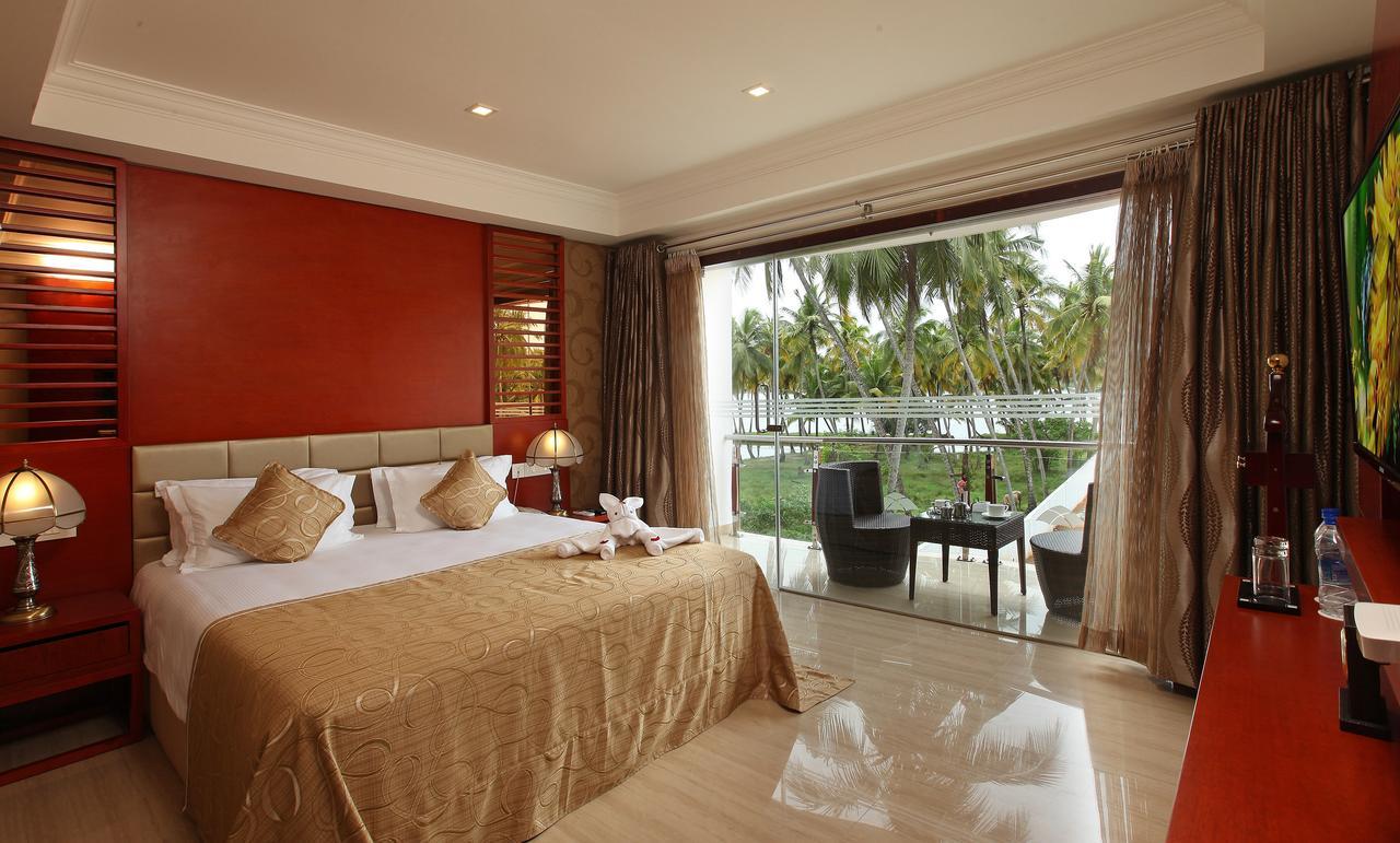 Lake Palace Trivandrum Vettutura Екстериор снимка