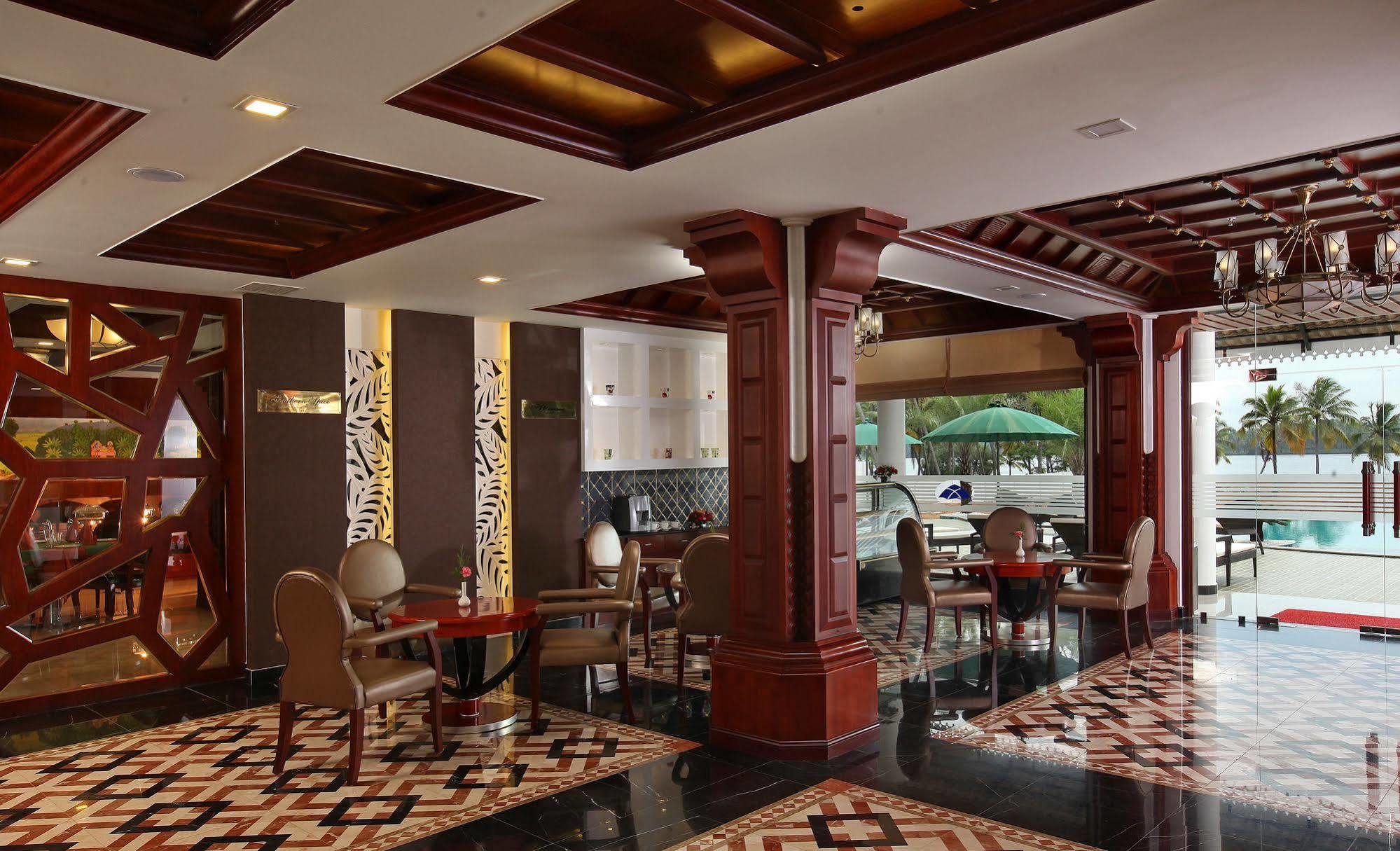 Lake Palace Trivandrum Vettutura Екстериор снимка