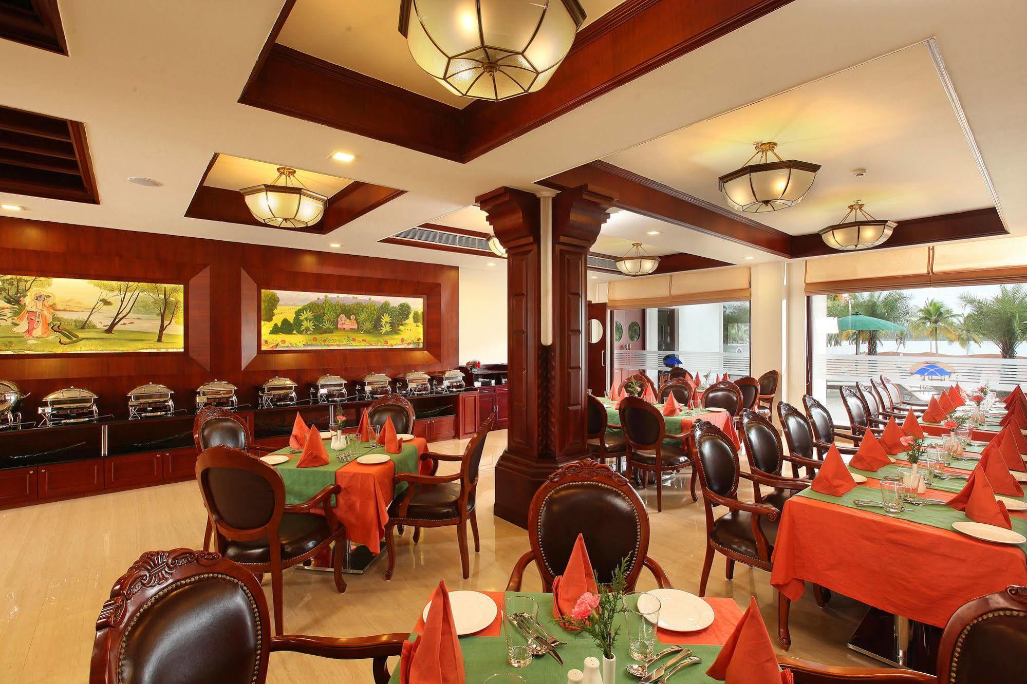 Lake Palace Trivandrum Vettutura Екстериор снимка